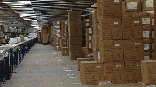 packaging footwear sneakers